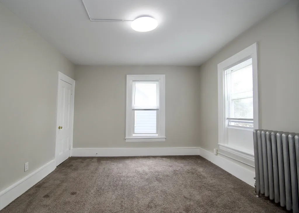 3 bed, 1 bath apartment for rent at 58 Howes St Unit 2, Springfield — photo 5 of 20
