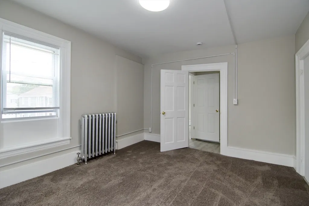 3 bed, 1 bath apartment for rent at 58 Howes St Unit 2, Springfield — photo 4 of 20