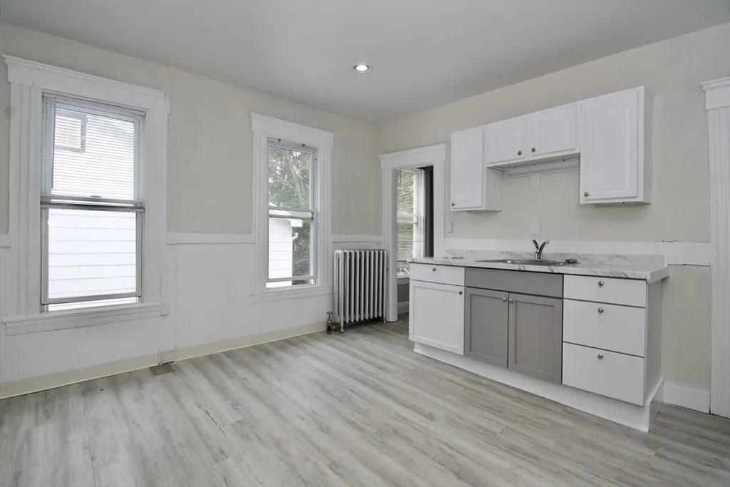 3 bed, 1 bath apartment for rent at 58 Howes St Unit 2, Springfield — photo 19 of 20