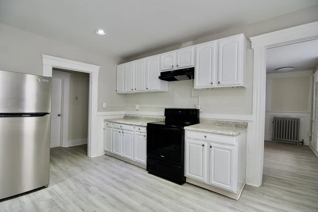 3 bed, 1 bath apartment for rent at 58 Howes St Unit 2, Springfield — photo 18 of 20