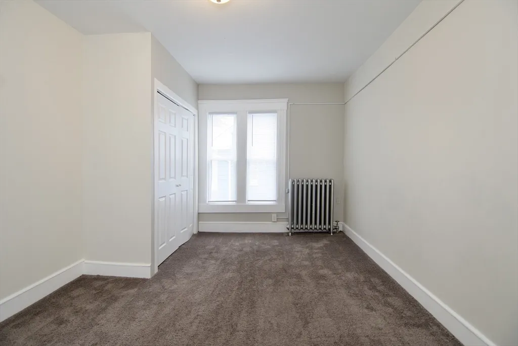 3 bed, 1 bath apartment for rent at 58 Howes St Unit 2, Springfield — photo 9 of 20
