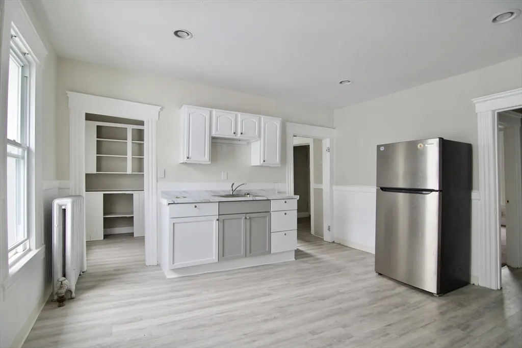 3 bed, 1 bath apartment for rent at 58 Howes St Unit 2, Springfield — photo 20 of 20