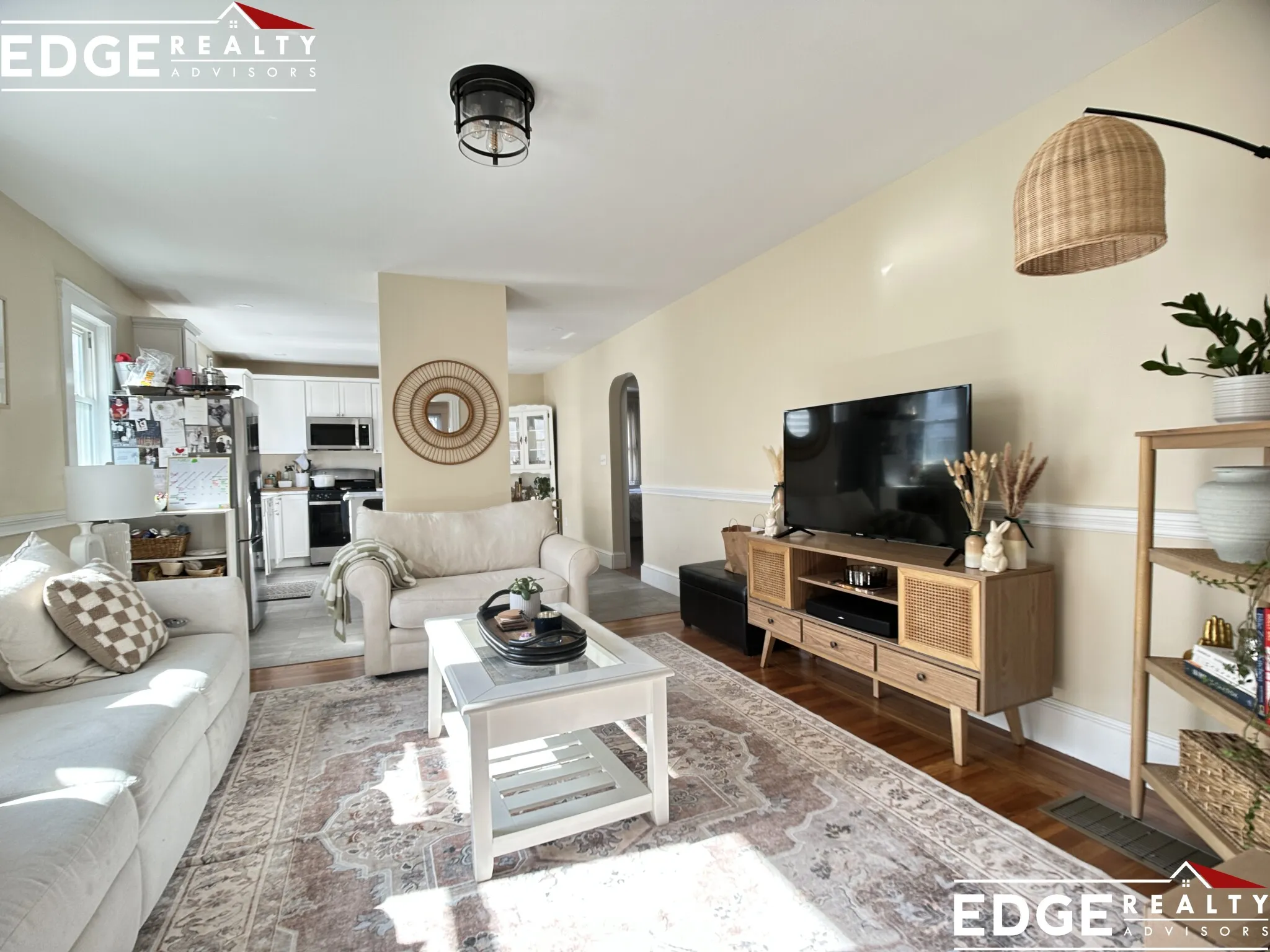3 bed, 2 bath apartment for rent at 58 Hunnewell Ave Unit 1, Oak Square — photo 4 of 9
