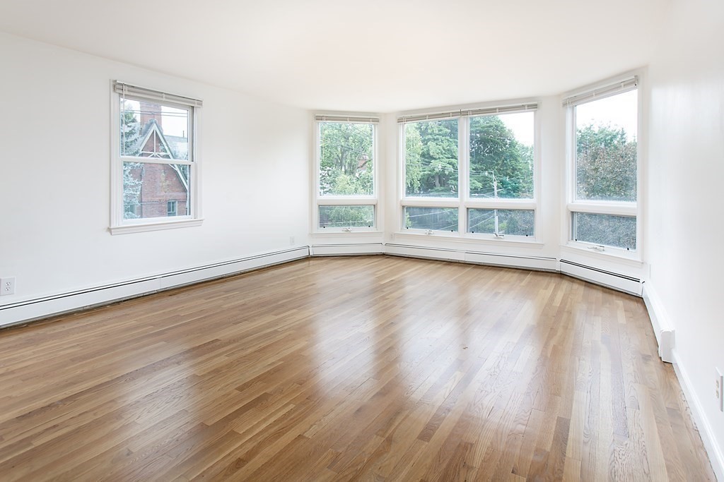 3 bed, 1 bath apartment for rent at 58 Irving St Unit 1, Brookline Village — photo 5 of 10