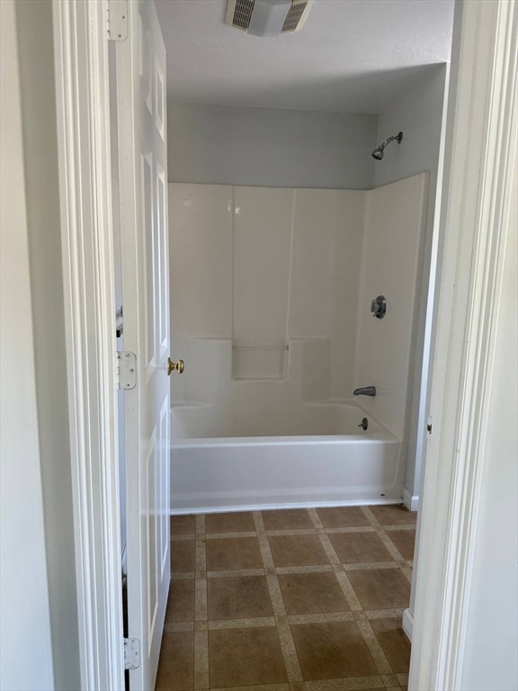 2 bed, 1 bath apartment for rent at 58 Kent Unit 2, Quincy — photo 11 of 17