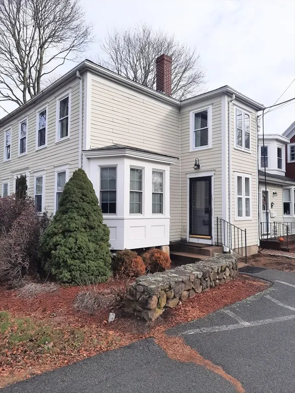 2 bed, 2 bath apartment for rent at 58 Main St Unit 2, Marshfield — photo 1 of 13