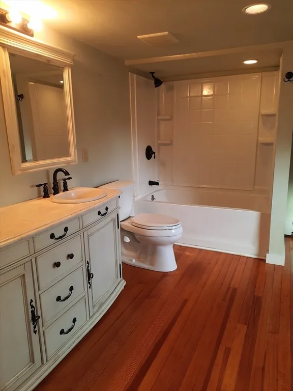 2 bed, 2 bath apartment for rent at 58 Main St Unit 2, Marshfield — photo 10 of 13