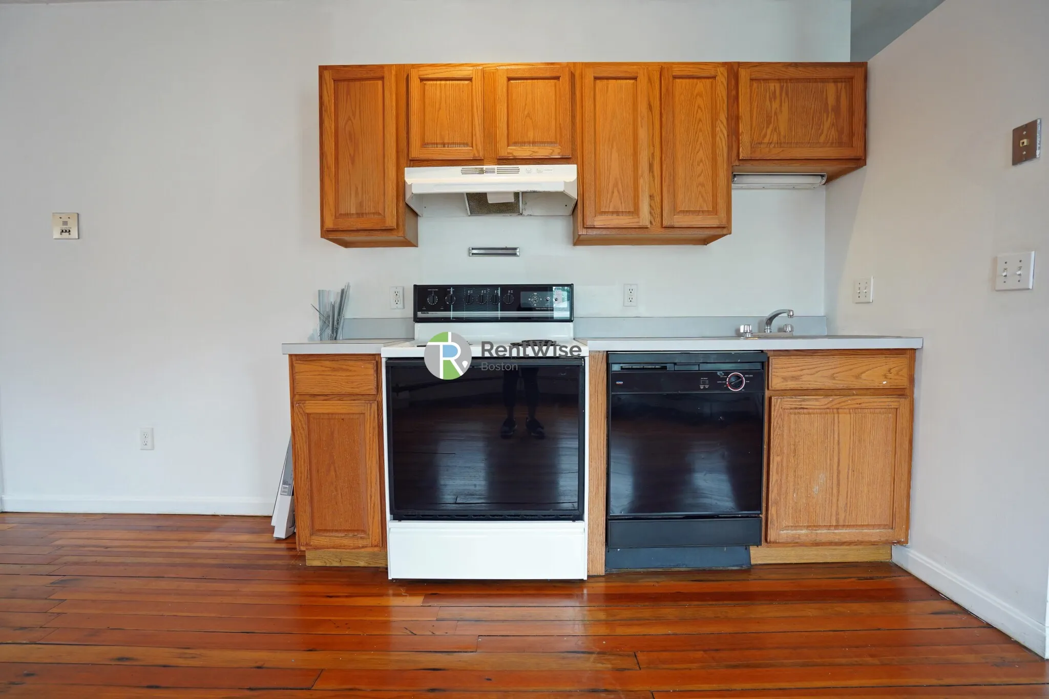 3 bed, 1 bath apartment for rent at 58 Mansfield St Unit 3, Allston — photo 4 of 18