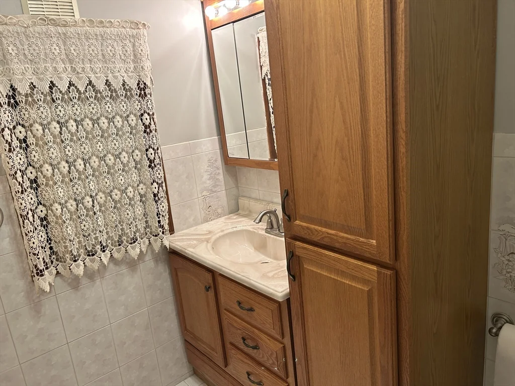 3 bed, 1 bath apartment for rent at 58 Maple St Unit 2, Malden — photo 15 of 20