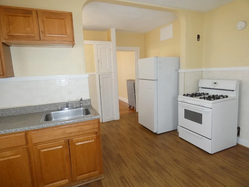 4 bed, 1 bath apartment for rent at 58 Monument St Unit 2, Medford — photo 11 of 20