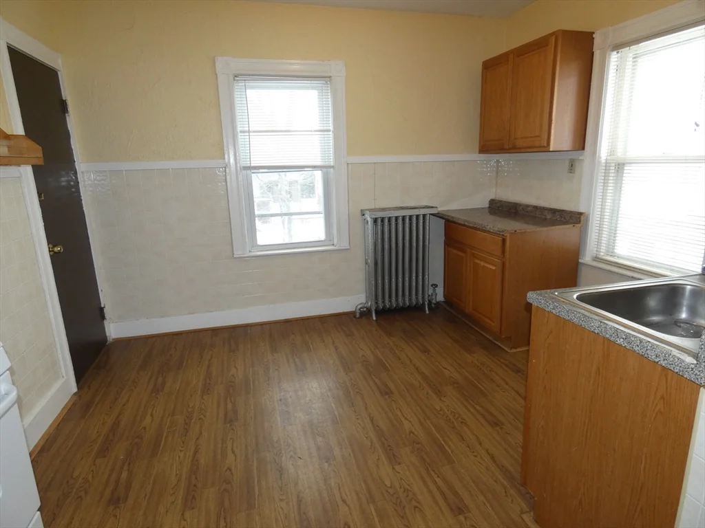 4 bed, 1 bath apartment for rent at 58 Monument St Unit 2, Medford — photo 10 of 20