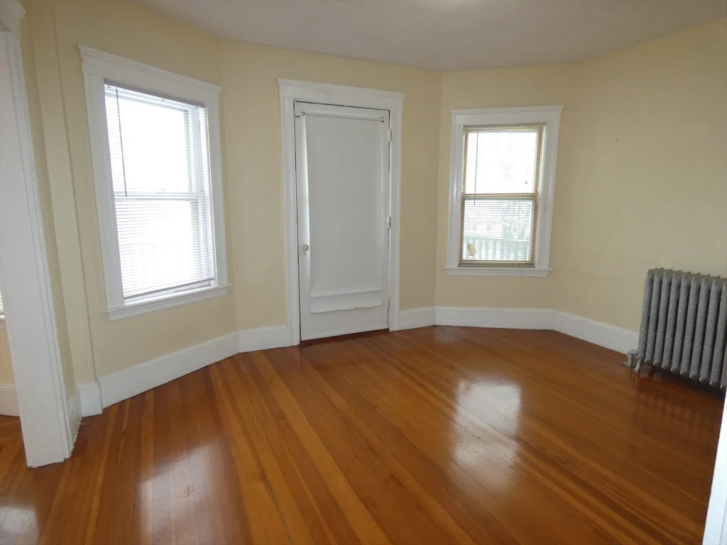 4 bed, 1 bath apartment for rent at 58 Monument St Unit 2, Medford — photo 2 of 20