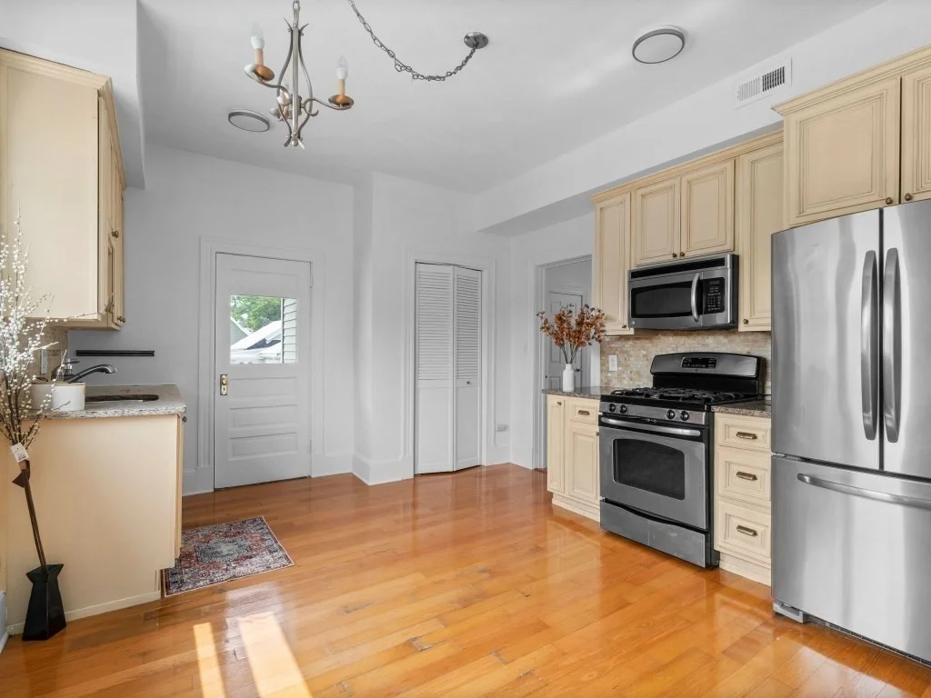 3 bed, 1 bath apartment for rent at 58 Oliver St Unit 2, East Somerville — photo 3 of 19