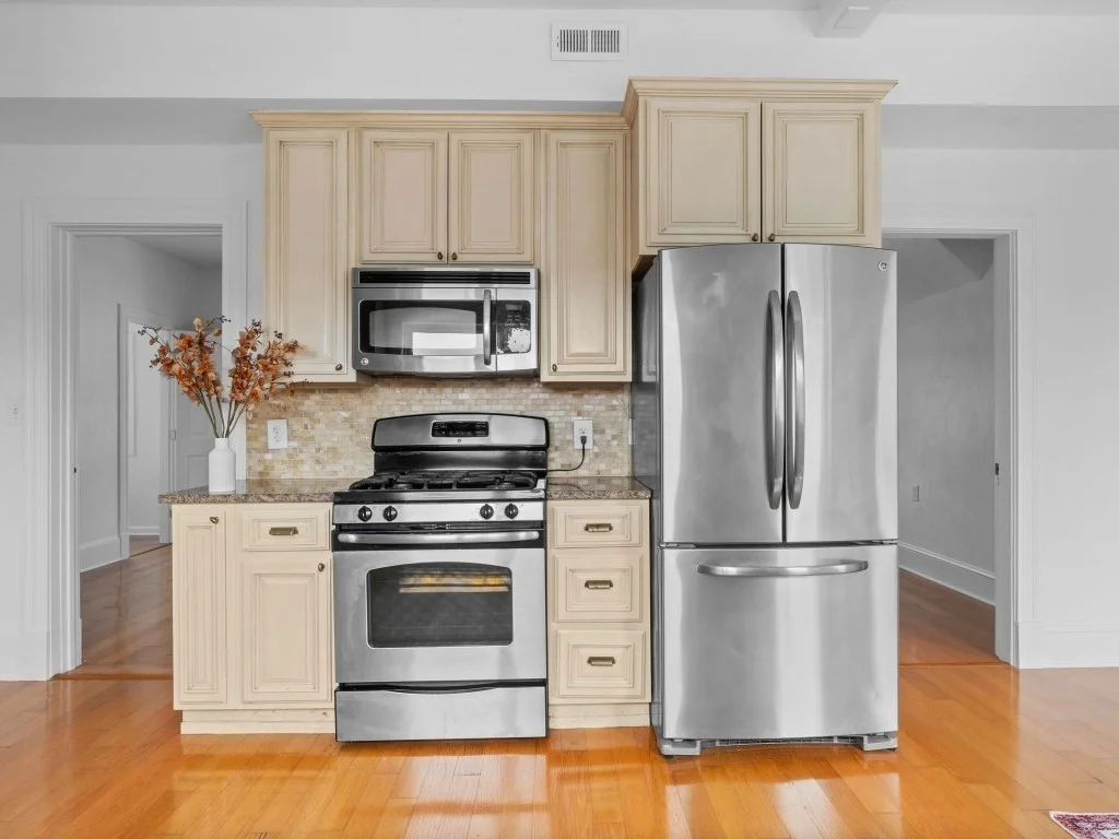 3 bed, 1 bath apartment for rent at 58 Oliver St Unit 2, East Somerville