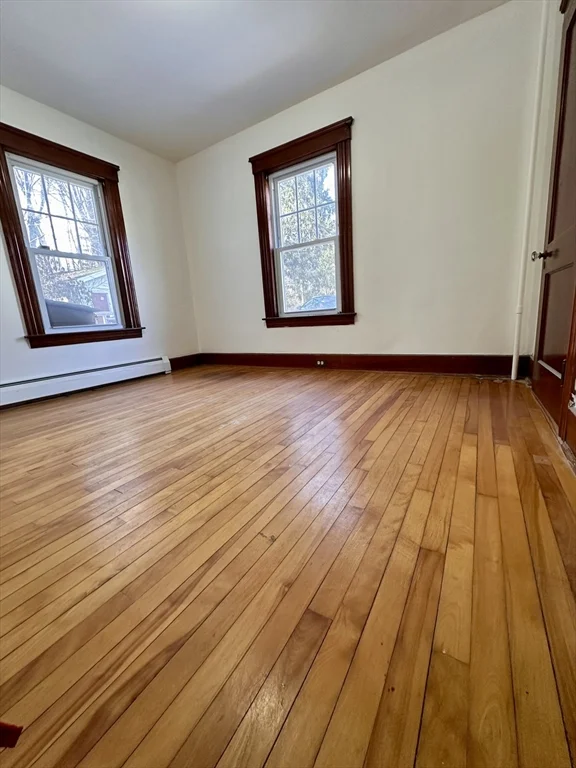 3 bed, 1 bath apartment for rent at 58 Oxford St N Unit 1, Auburn — photo 7 of 13