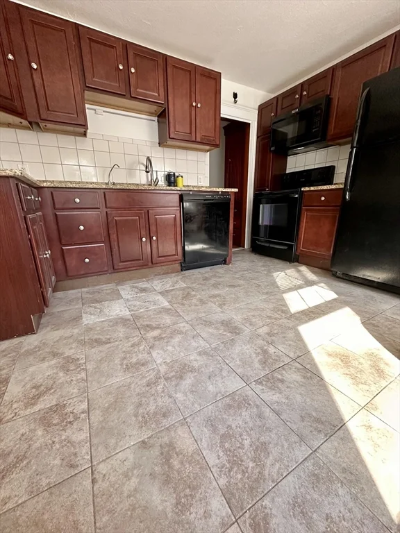 3 bed, 1 bath apartment for rent at 58 Oxford St N Unit 1, Auburn — photo 13 of 13