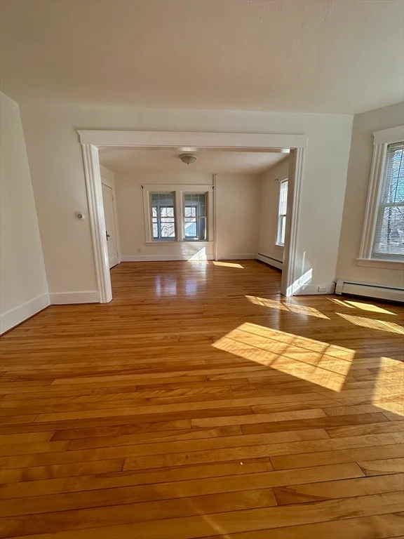 3 bed, 1 bath apartment for rent at 58 Oxford St N Unit 1, Auburn — photo 5 of 13