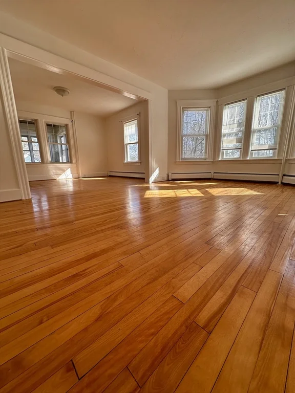 3 bed, 1 bath apartment for rent at 58 Oxford St N Unit 1, Auburn — photo 2 of 13