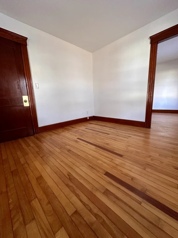3 bed, 1 bath apartment for rent at 58 Oxford St N Unit 1, Auburn — photo 11 of 13