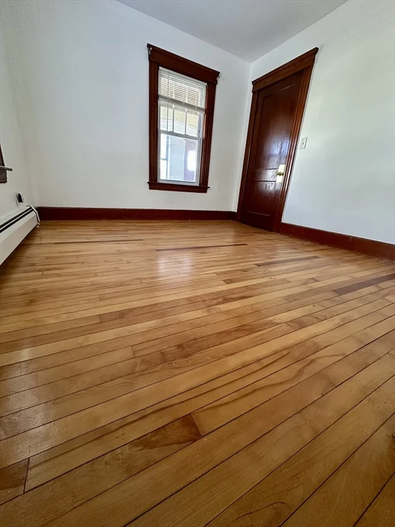 3 bed, 1 bath apartment for rent at 58 Oxford St N Unit 1, Auburn — photo 10 of 13