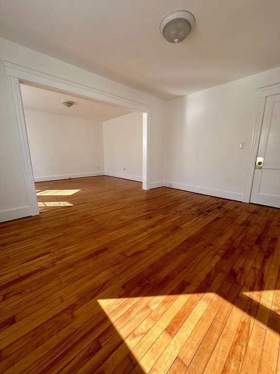 3 bed, 1 bath apartment for rent at 58 Oxford St N Unit 1, Auburn — photo 4 of 13