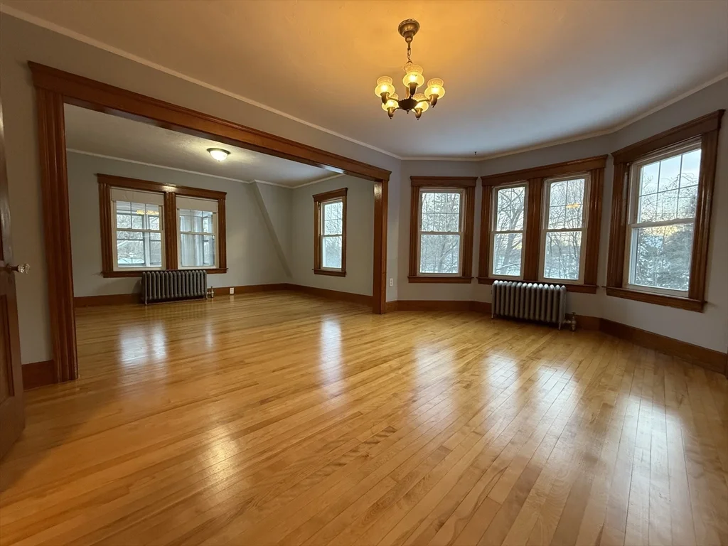 2 bed, 1 bath apartment for rent at 58 Oxford St N Unit 2, Auburn — photo 5 of 16