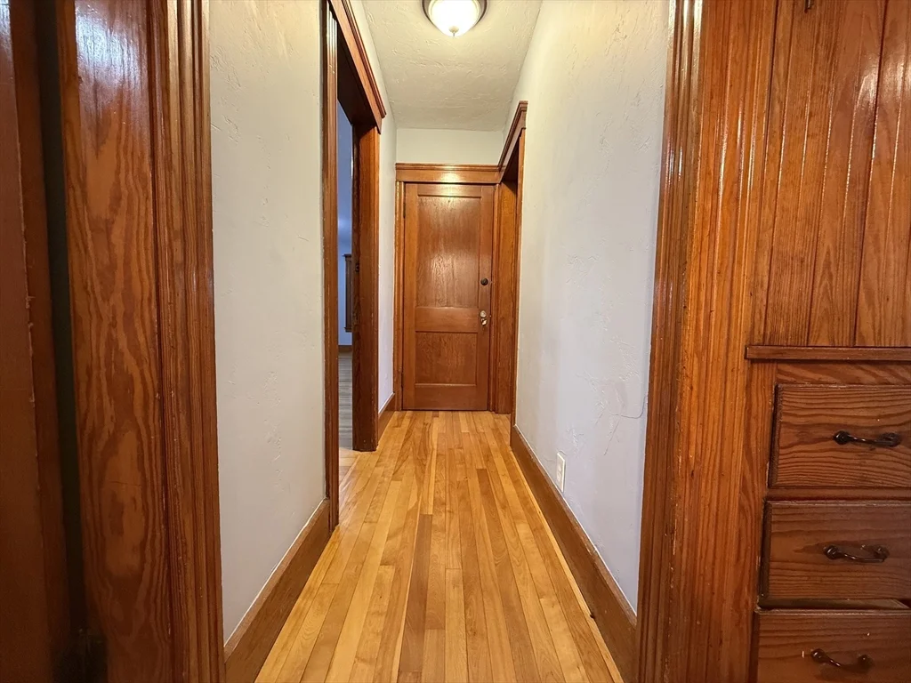 2 bed, 1 bath apartment for rent at 58 Oxford St N Unit 2, Auburn — photo 3 of 16