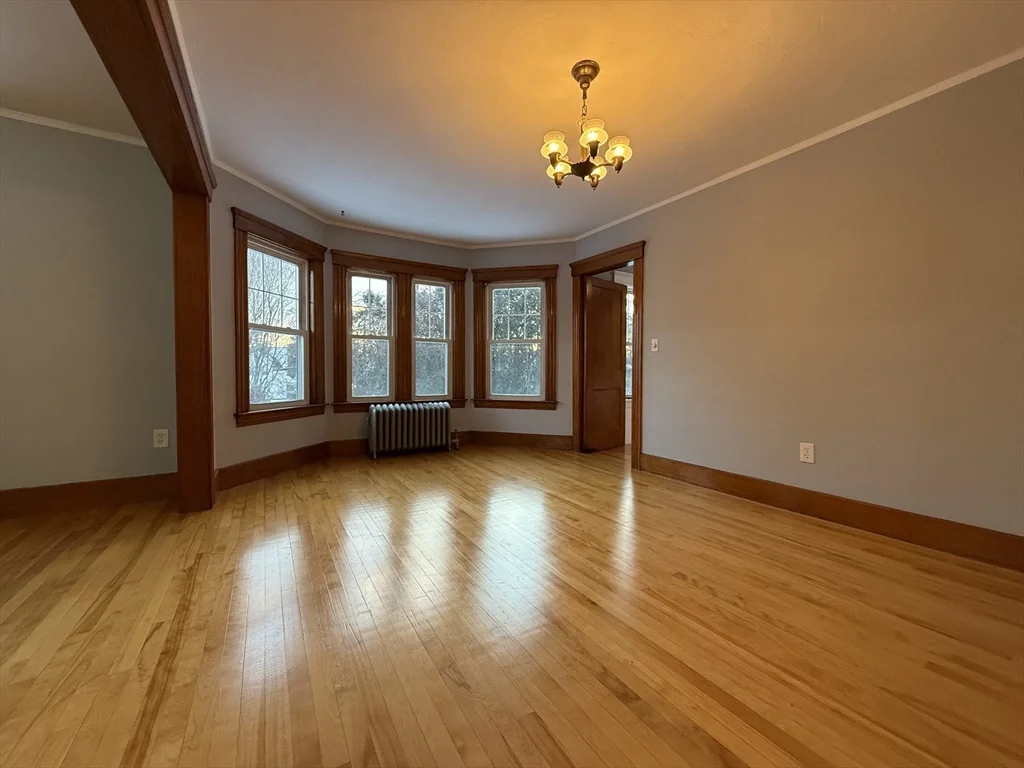2 bed, 1 bath apartment for rent at 58 Oxford St N Unit 2, Auburn — photo 4 of 16