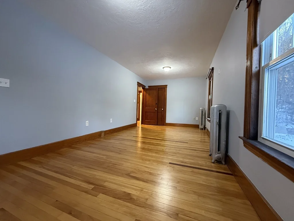 2 bed, 1 bath apartment for rent at 58 Oxford St N Unit 2, Auburn — photo 11 of 16