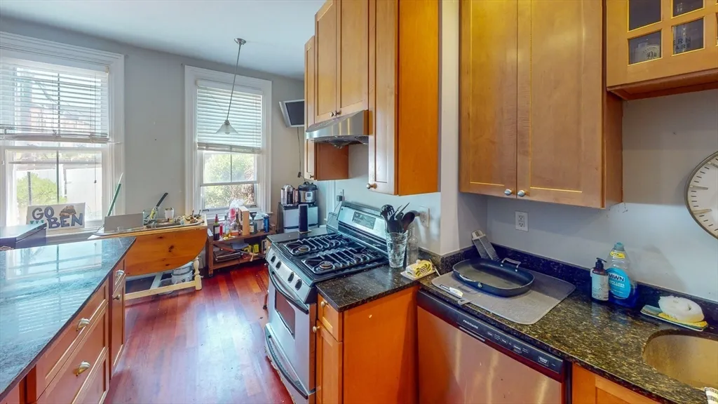 5 bed, 2.5 bath apartment for rent at 58 P St Unit 1, South Boston — photo 4 of 37