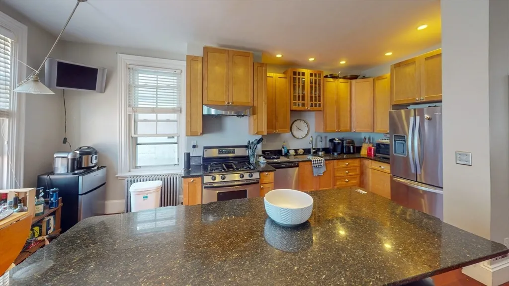 5 bed, 2.5 bath apartment for rent at 58 P St Unit 1, South Boston — photo 5 of 37