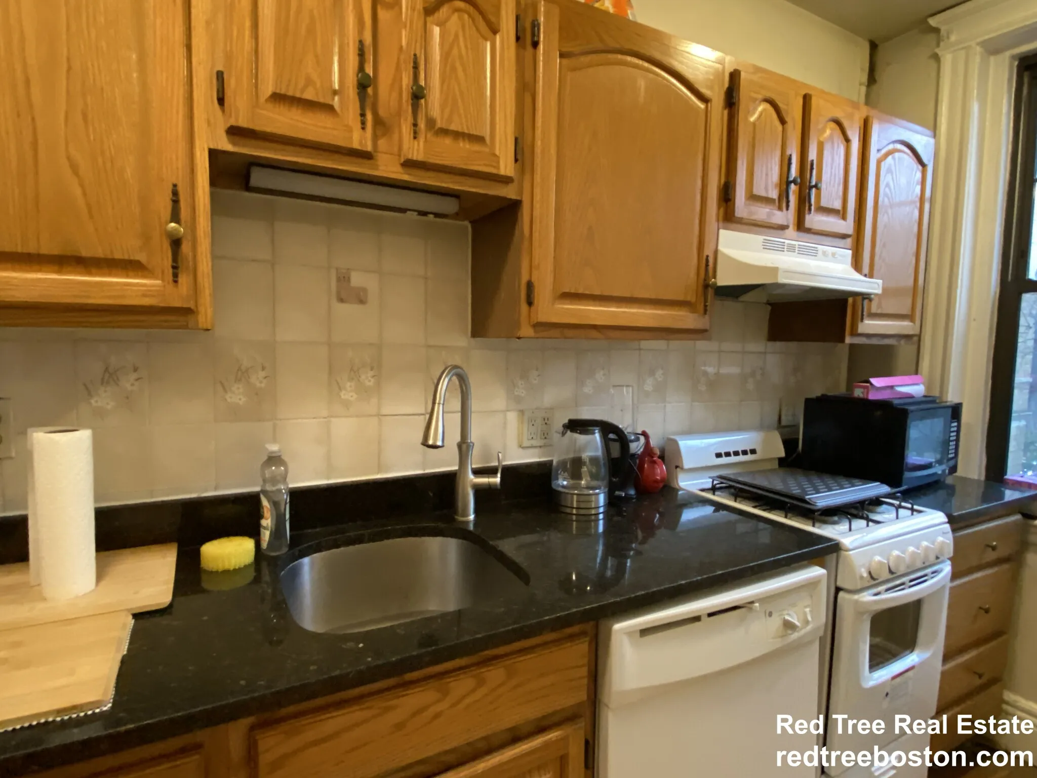 2 bed, 1 bath apartment for rent at 58 Queensberry St Unit 10, Fenway — photo 3 of 12