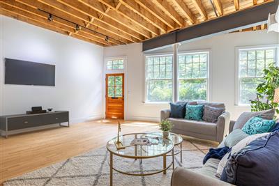 3.5 bed, 2.5 bath apartment for rent at 58 Regent St Unit 1, North Cambridge — photo 4 of 22