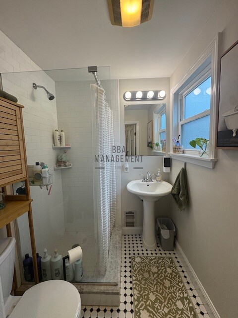 5 bed, 2 bath apartment for rent at 58 Saunders St Unit 1, Allston — photo 4 of 11