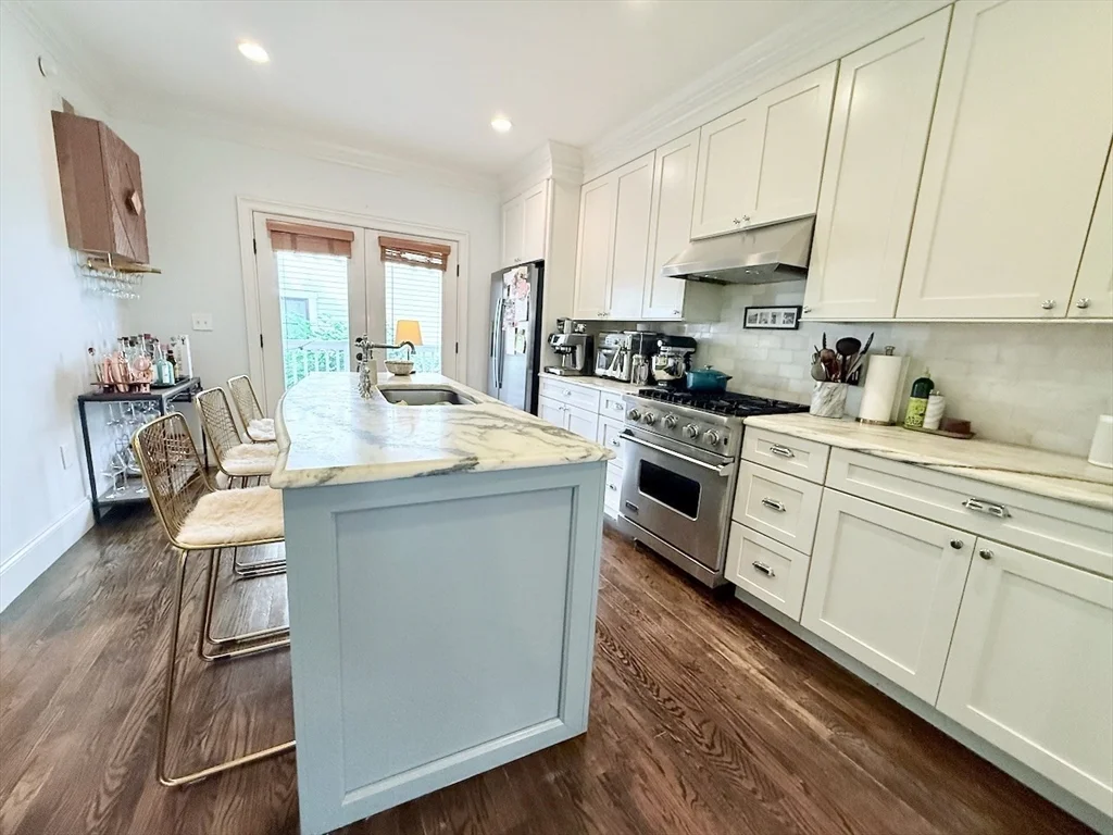 2 bed, 2 bath apartment for rent at 58 Seaverns Ave Unit 1, Jamaica Plain — photo 4 of 18