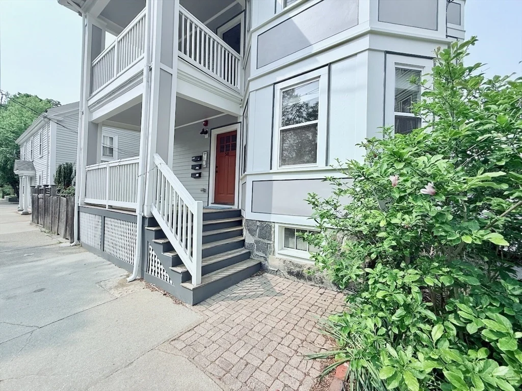 2 bed, 2 bath apartment for rent at 58 Seaverns Ave Unit 1, Jamaica Plain — photo 16 of 18