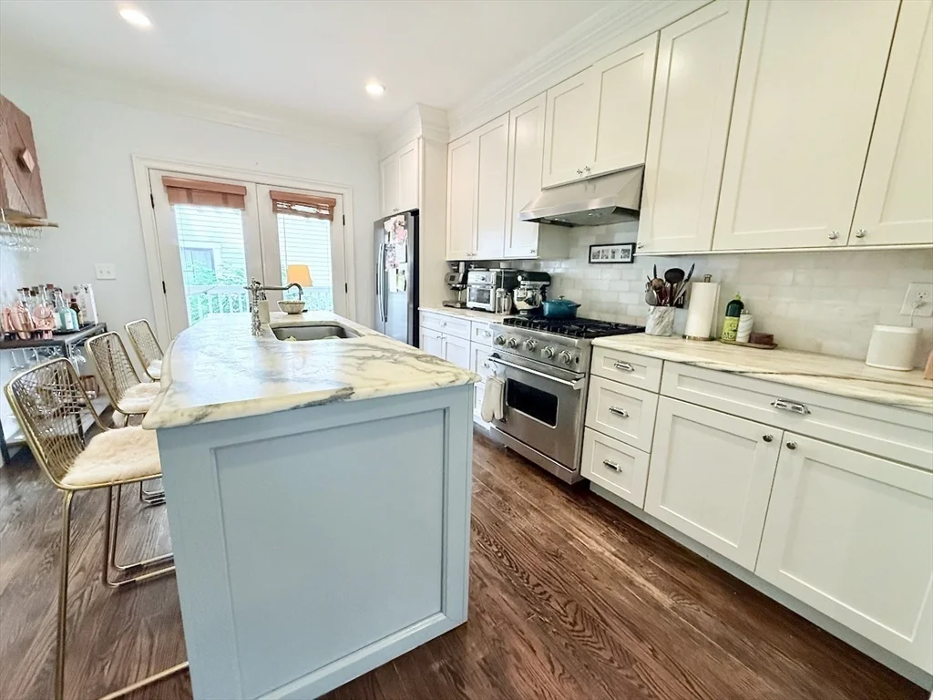 2 bed, 2 bath apartment for rent at 58 Seaverns Ave Unit 1, Jamaica Plain — photo 1 of 18
