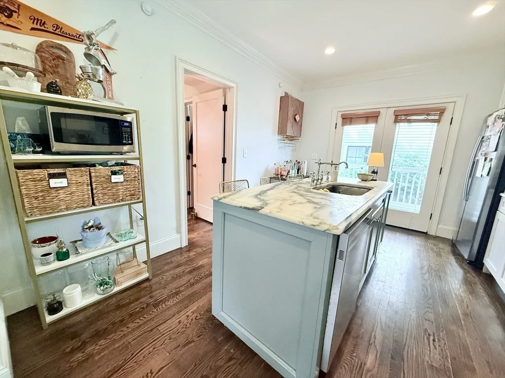 2 bed, 2 bath apartment for rent at 58 Seaverns Ave Unit 1, Jamaica Plain — photo 2 of 18