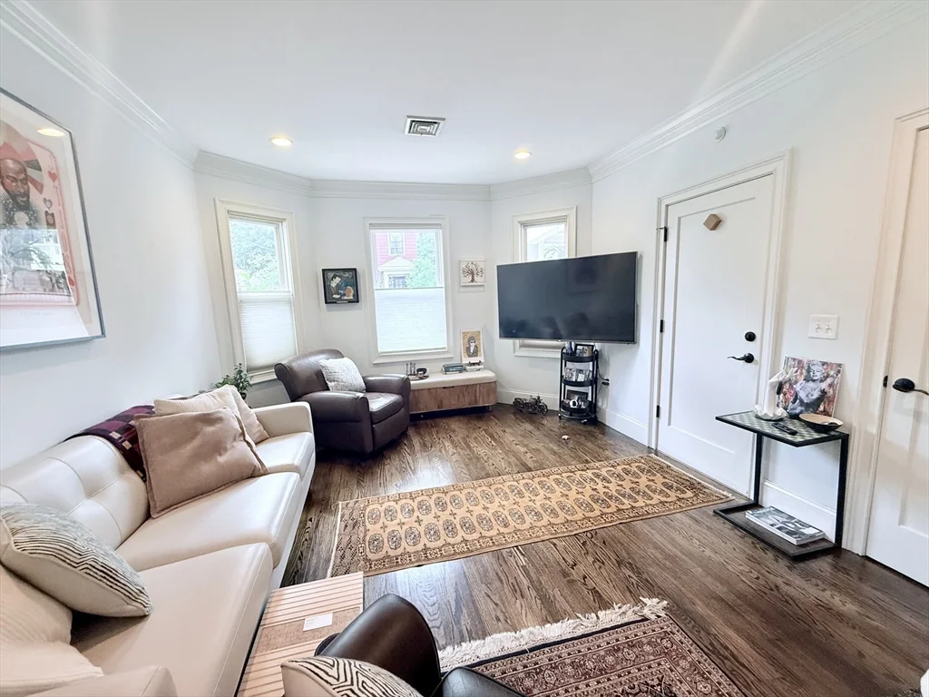 2 bed, 2 bath apartment for rent at 58 Seaverns Ave Unit 1, Jamaica Plain — photo 6 of 18