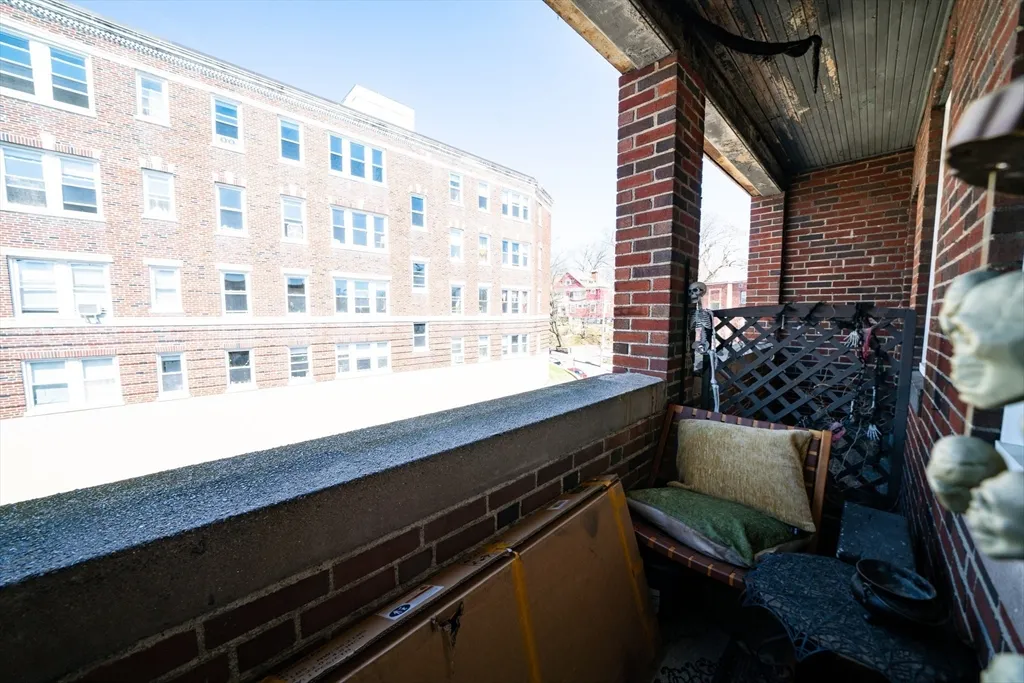 1 bed, 1 bath apartment for rent at 58 Selkirk Rd Unit 14, Brighton — photo 4 of 10