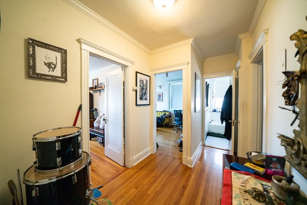 1 bed, 1 bath apartment for rent at 58 Selkirk Rd Unit 14, Brighton — photo 3 of 10