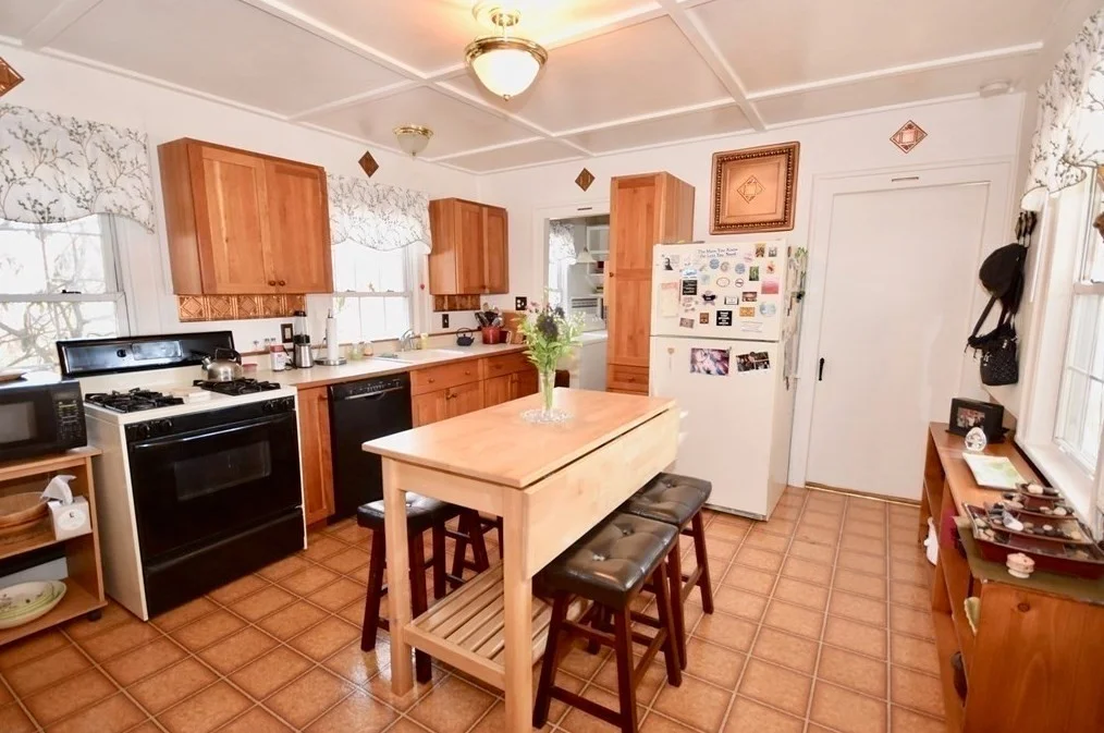 4 bed, 1 bath apartment for rent at 58 South East St Unit 1, Amherst — photo 12 of 17