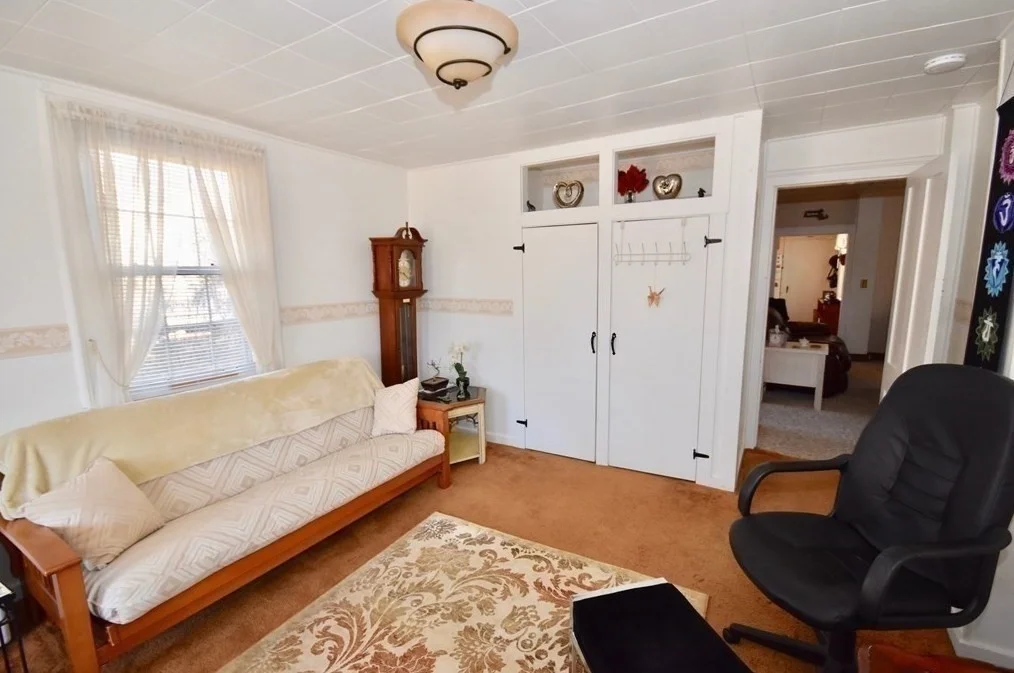 4 bed, 1 bath apartment for rent at 58 South East St Unit 1, Amherst — photo 5 of 17