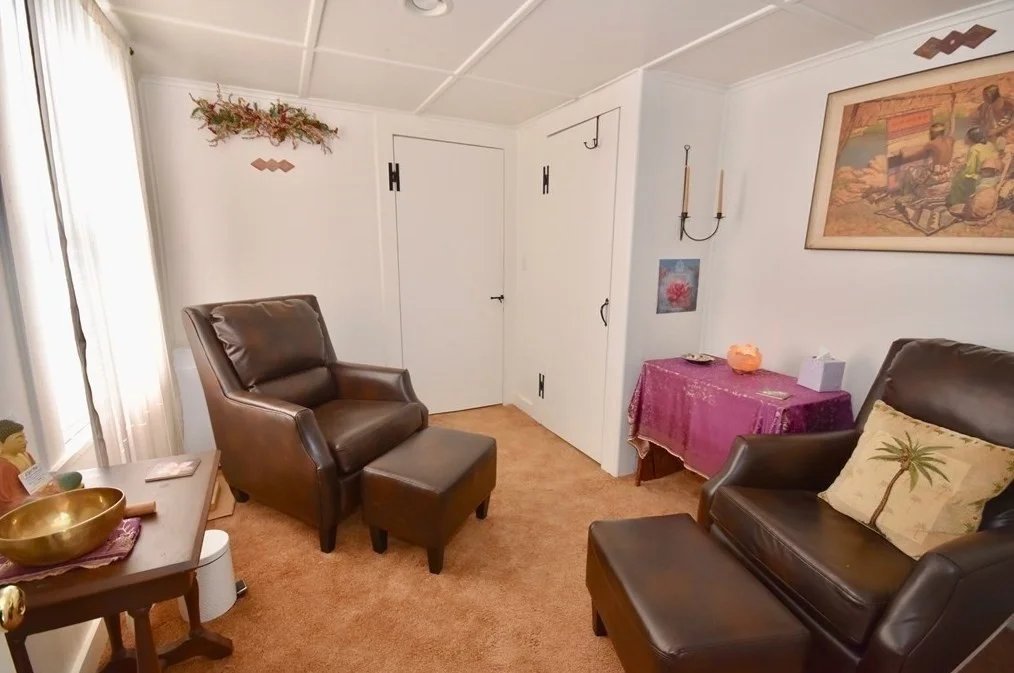4 bed, 1 bath apartment for rent at 58 South East St Unit 1, Amherst — photo 4 of 17