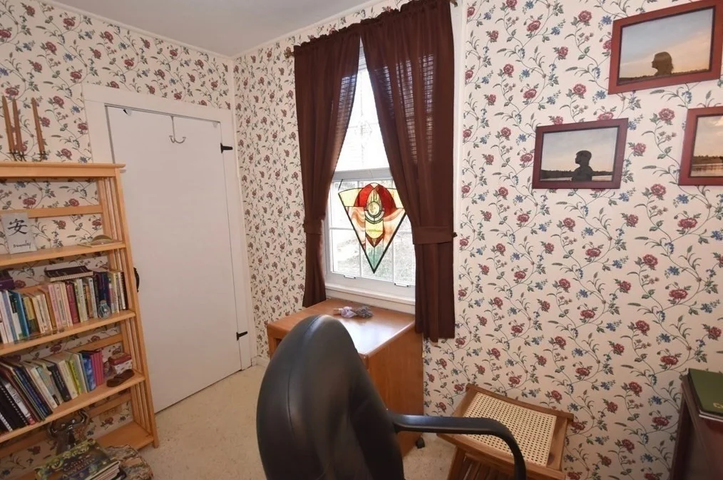 4 bed, 1 bath apartment for rent at 58 South East St Unit 1, Amherst — photo 8 of 17