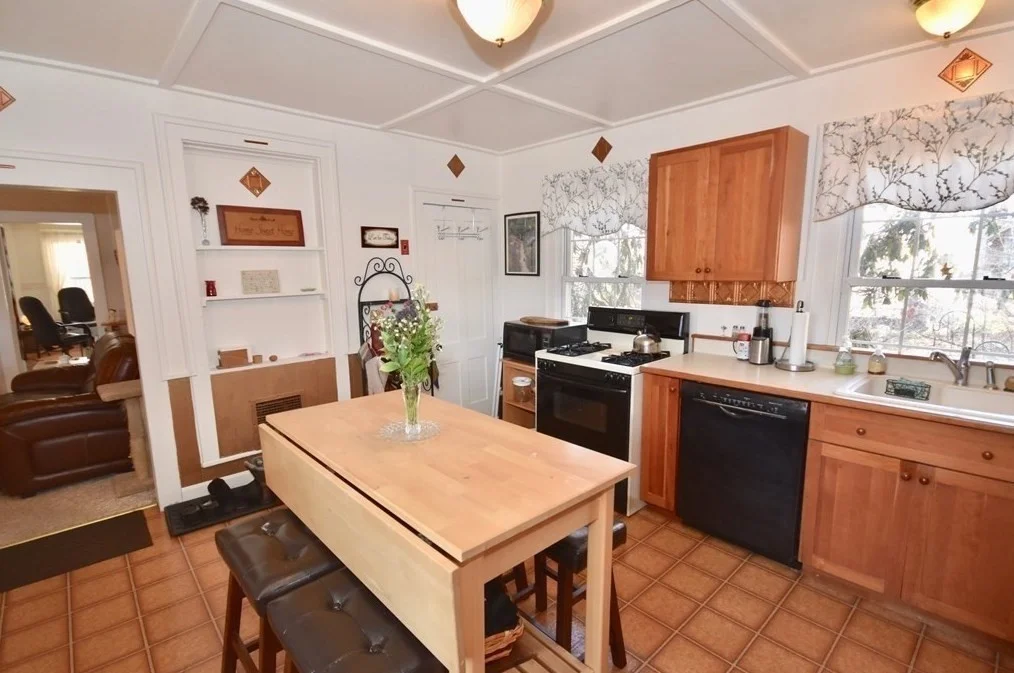 4 bed, 1 bath apartment for rent at 58 South East St Unit 1, Amherst — photo 14 of 17