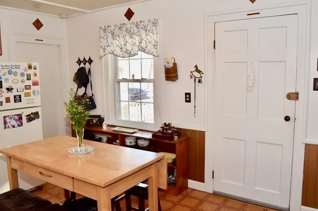 4 bed, 1 bath apartment for rent at 58 South East St Unit 1, Amherst — photo 10 of 17
