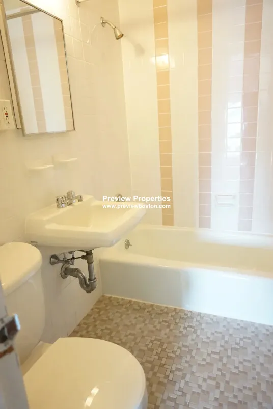 Studio bed, 1 bath apartment for rent at 58 South Huntington Ave Unit 11P, Jamaica Plain — photo 4 of 4