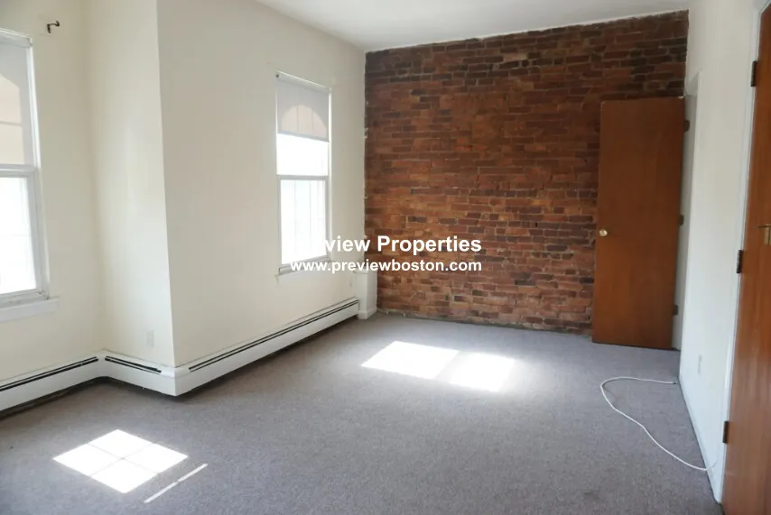 Studio bed, 1 bath apartment for rent at 58 South Huntington Ave Unit 11P, Jamaica Plain — photo 2 of 4