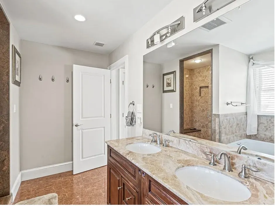 6 bed, 4.5 bath apartment for rent at 58 Spiers Rd Unit SF, Oak Hill — photo 11 of 21